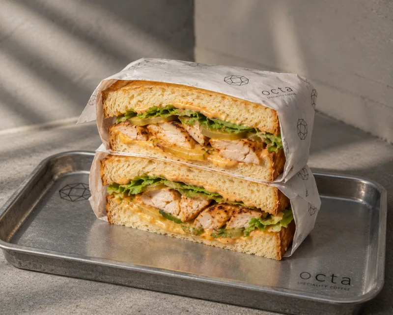 ALGÉRIEN CHICKEN SANDWICH